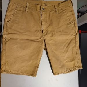 Levi's Slim Fit Commuter Shorts - Khaki